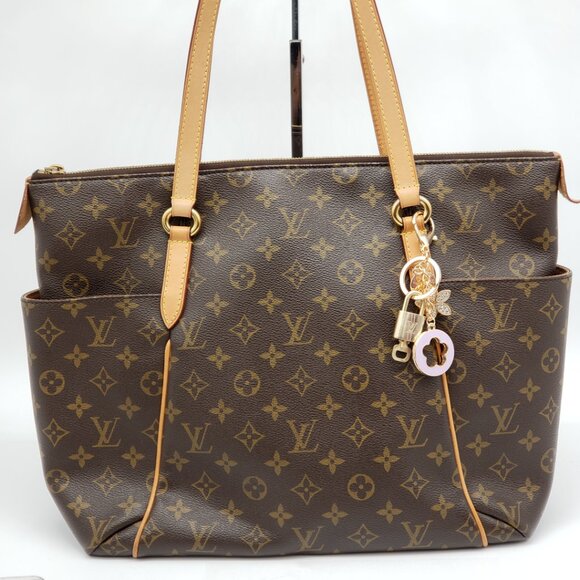 100% Auth Louis Vuitton Lock & Key with unbranded Bagcharm, Keycharm, Keychain - Picture 1 of 8